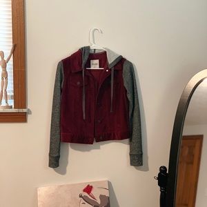 🧥Maroon velvet jacket with grey hood and sleeves